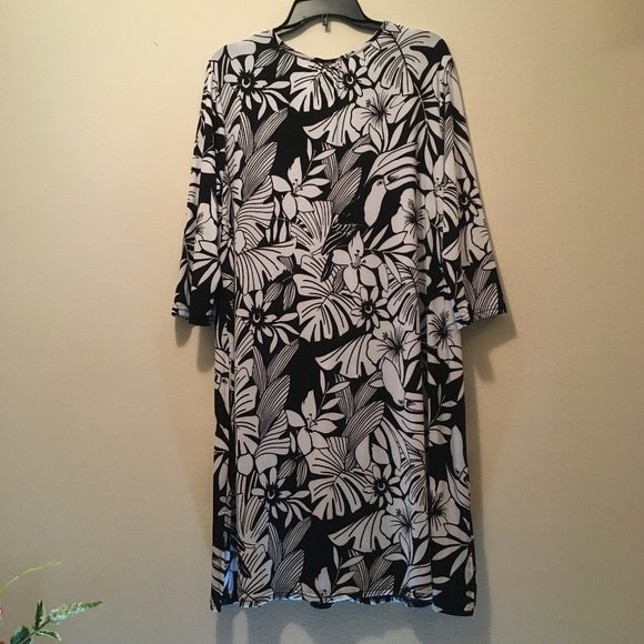 Secret Treasures Black and White Floral Dress - Picture 3 of 10